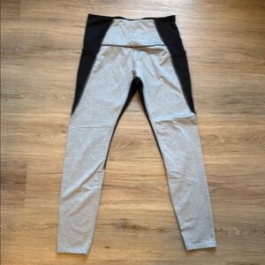 Apana Black and Gray Color Block Yoga Lifestyle Leggings LIKE NEW Size M